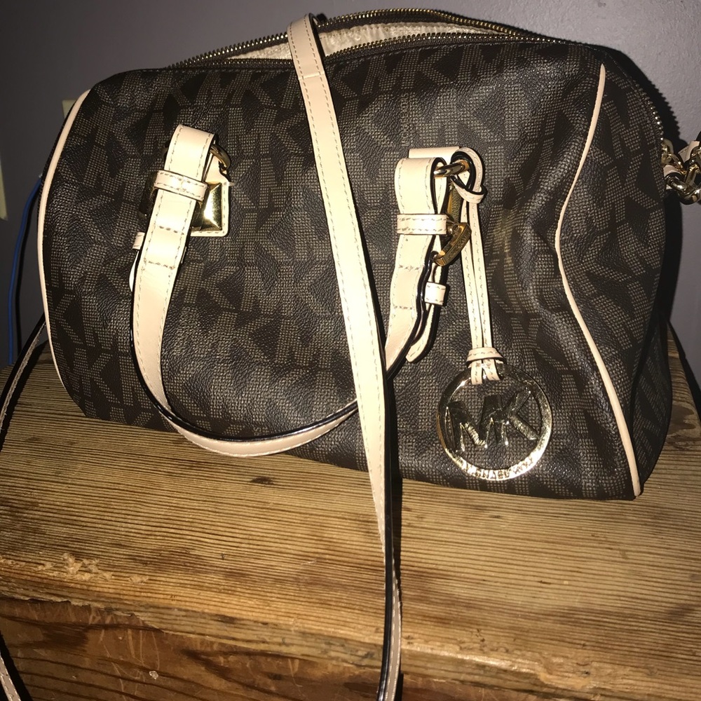 Michael Kors Grayson Medium Satchel